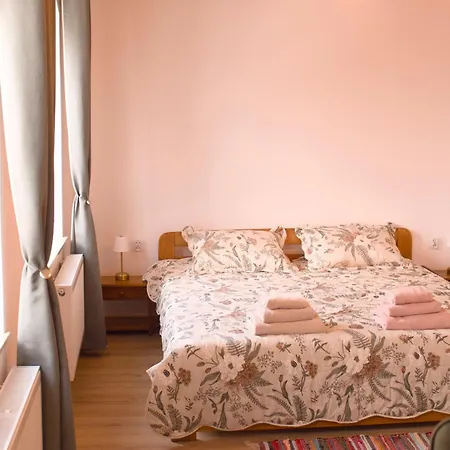 Spiaca Szarotka *